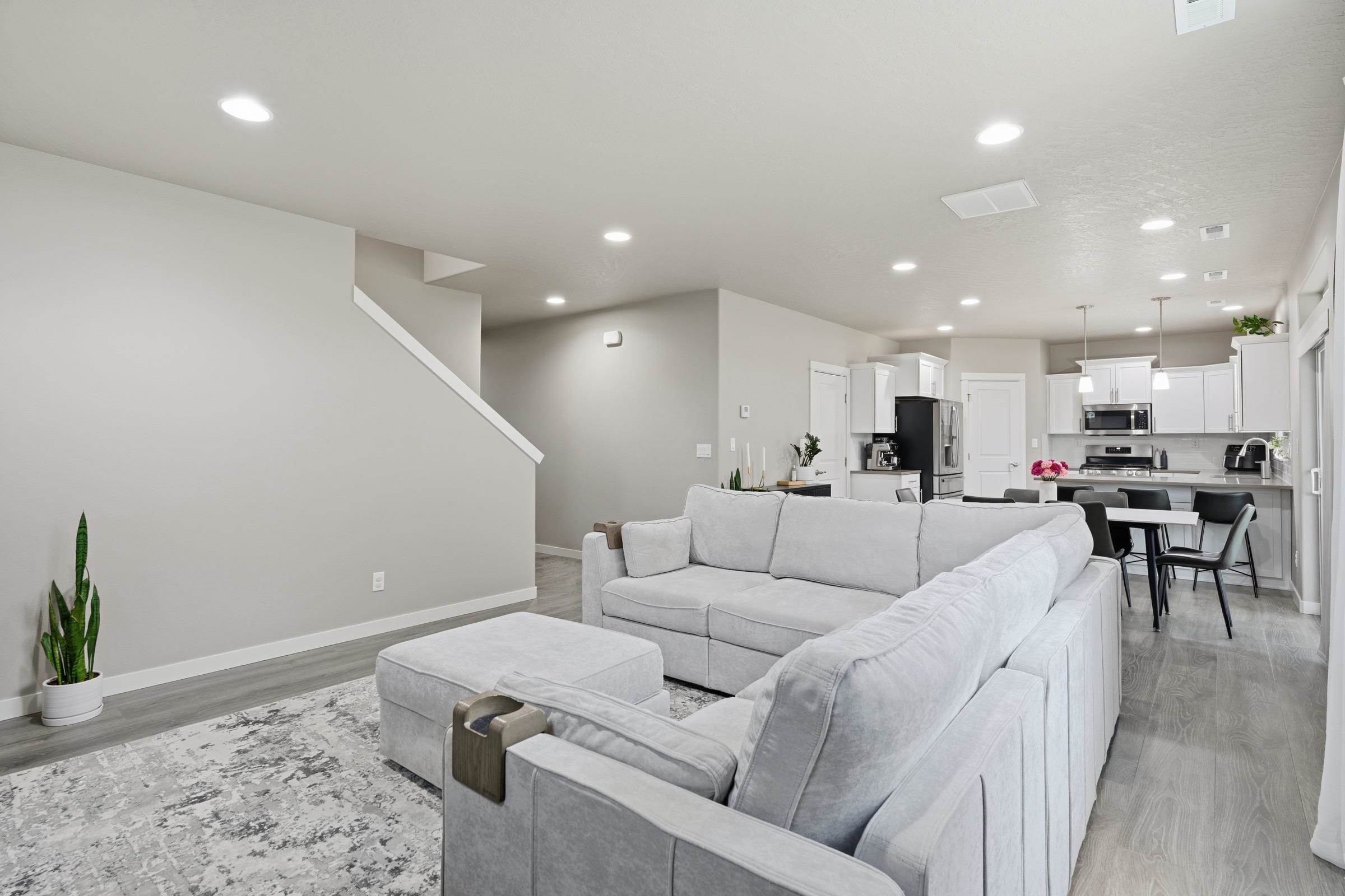 2046 W Parkway Ct - Photo 9