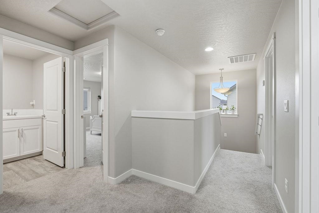 2046 W Parkway Ct - Photo 17