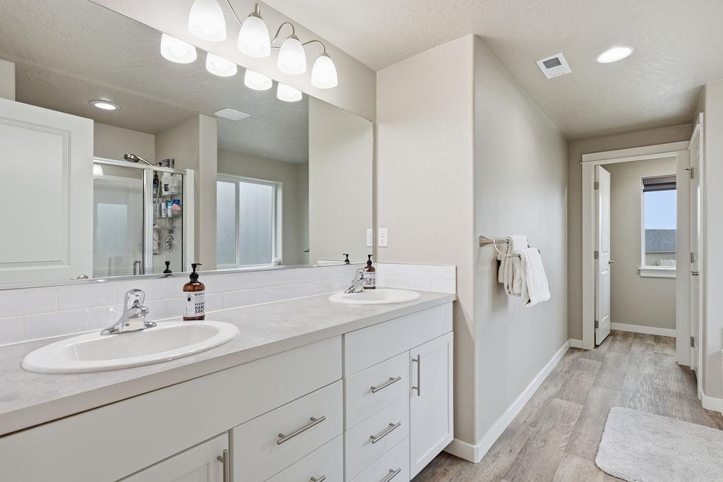 2046 W Parkway Ct - Photo 20