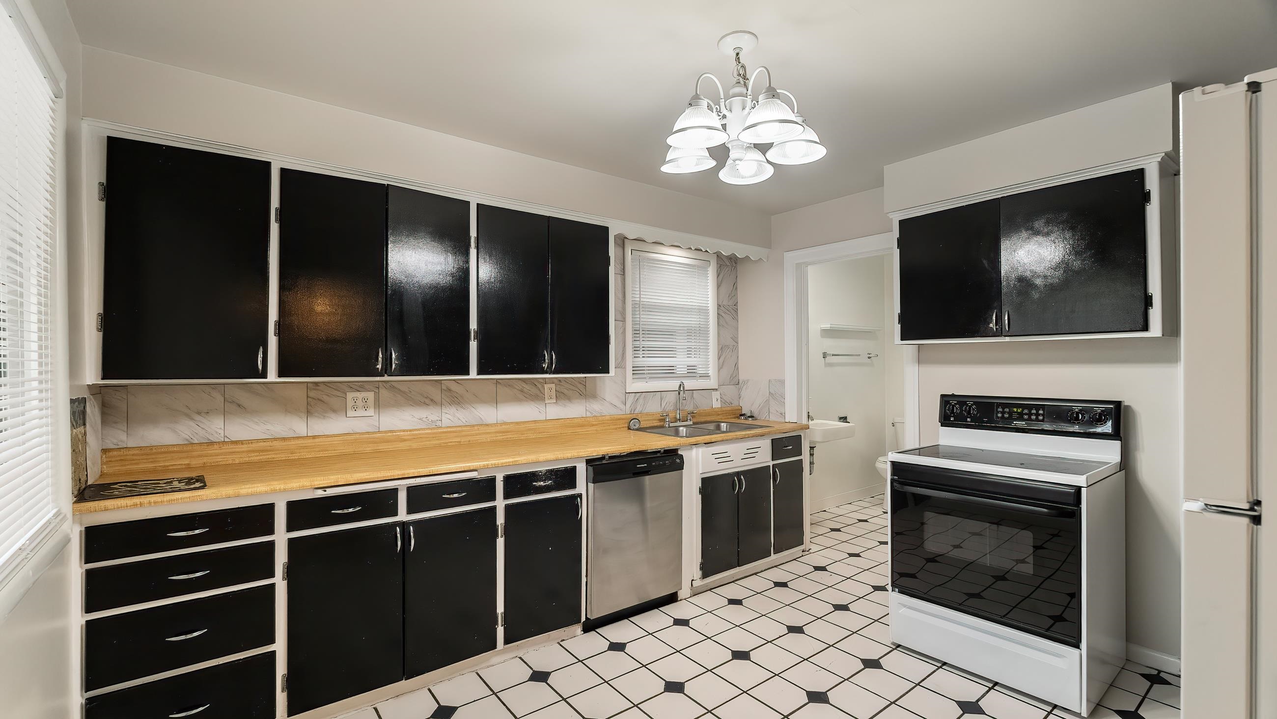 1130 W 11th Ave - Photo 4
