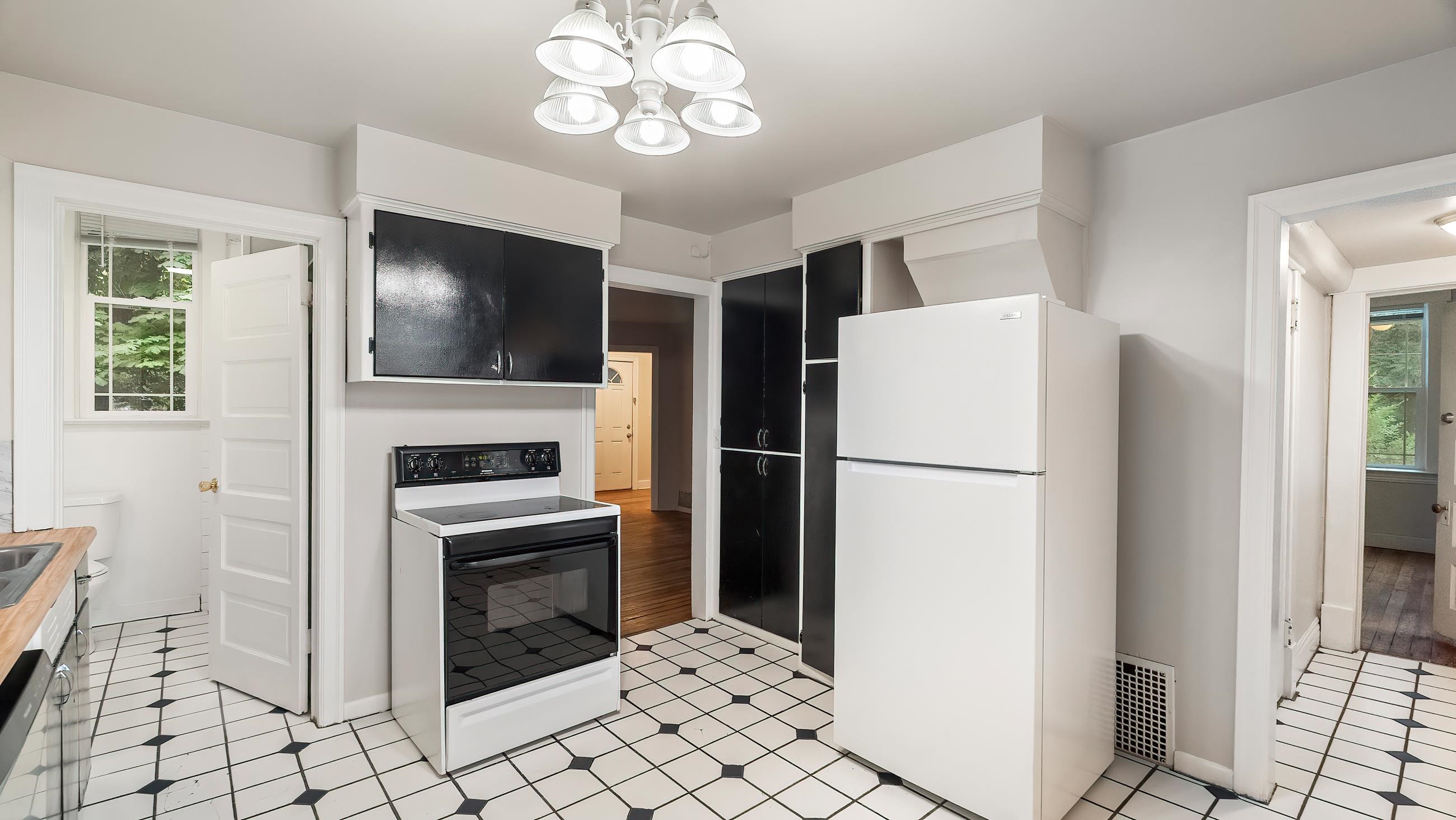 1130 W 11th Ave - Photo 5