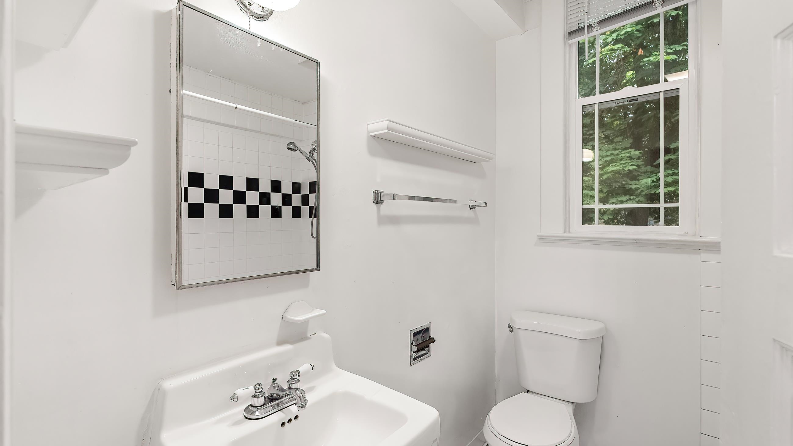 1130 W 11th Ave - Photo 9