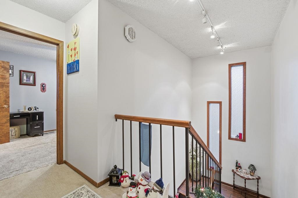 2211 N Houk Rd - Photo 28