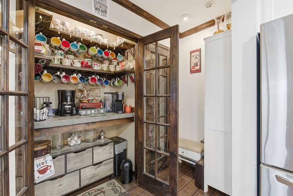 2211 N Houk Rd - Photo 25
