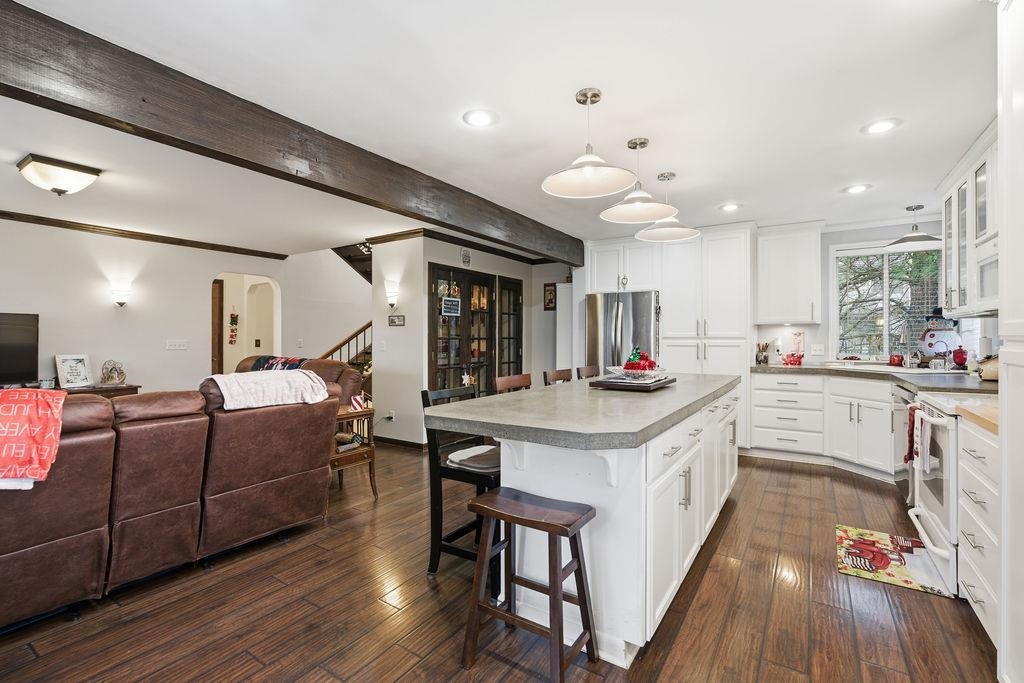 2211 N Houk Rd - Photo 19
