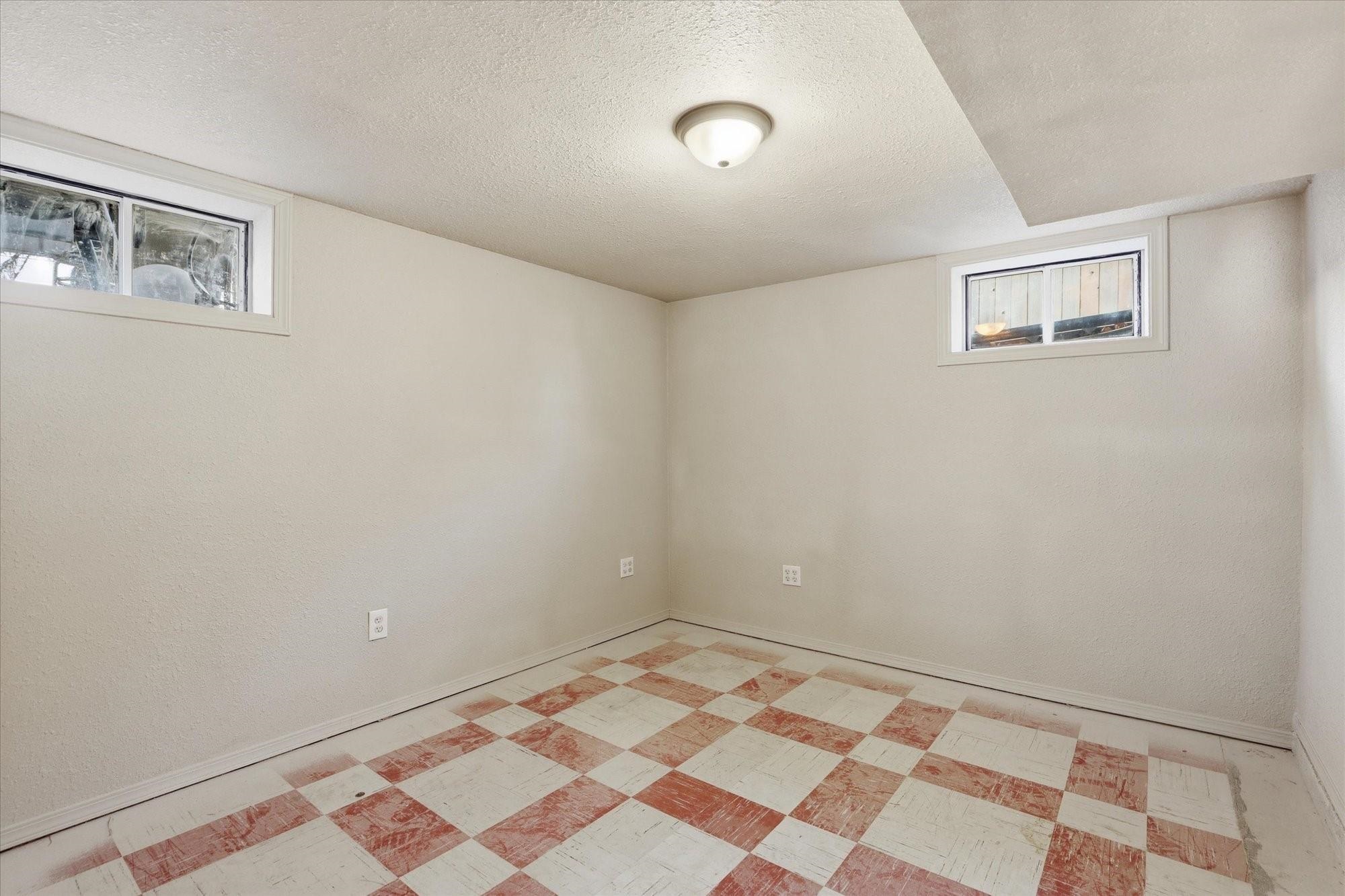 10811 E 7th Ave - Photo 21
