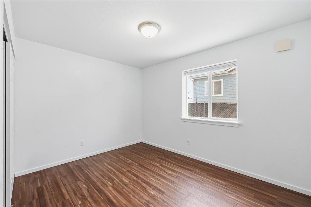 402 E I St - Photo 11