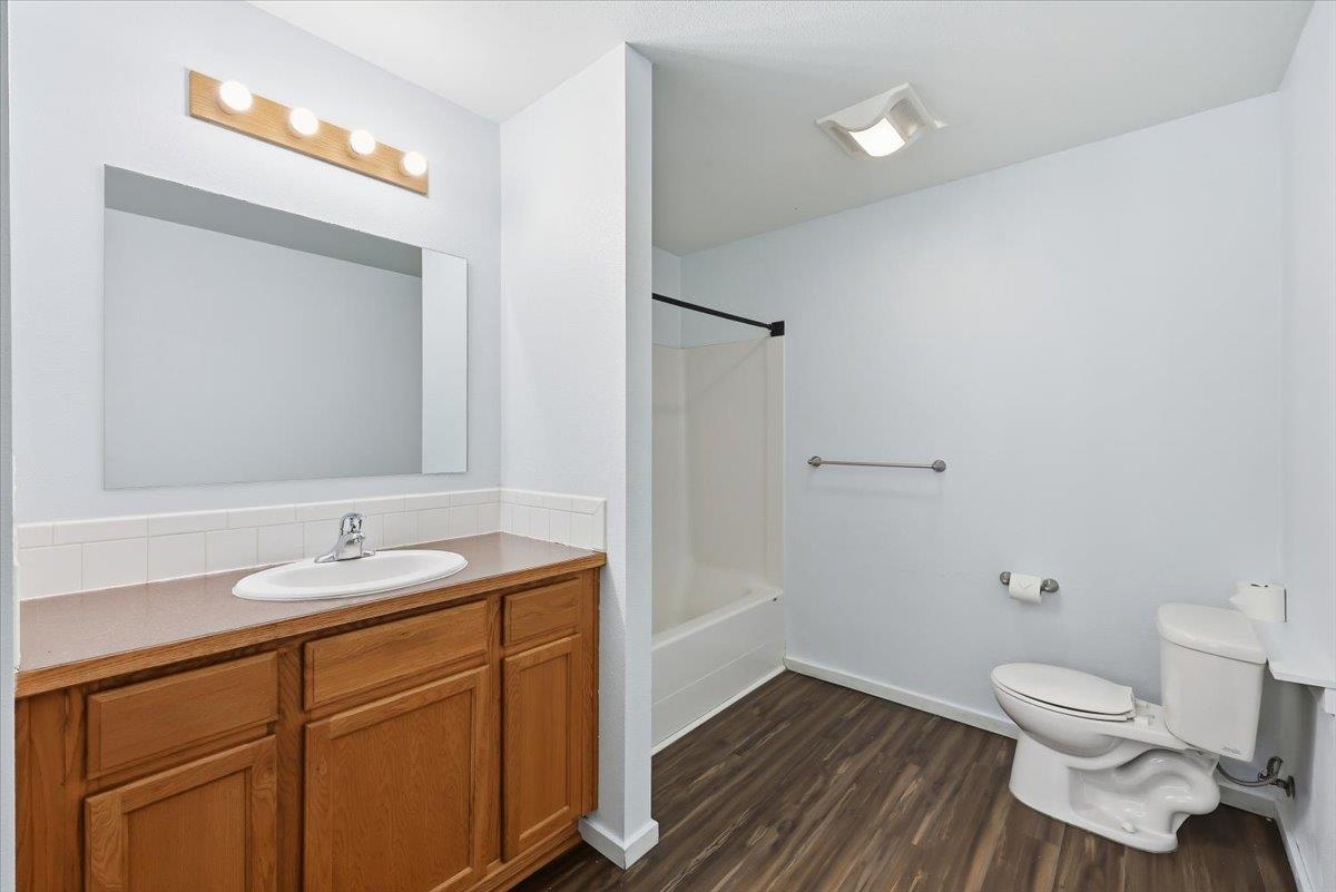 402 E I St - Photo 15
