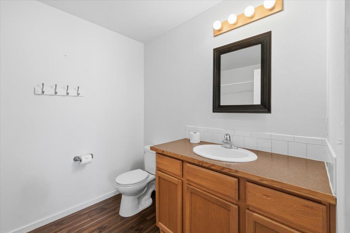 402 E I St - Photo 20