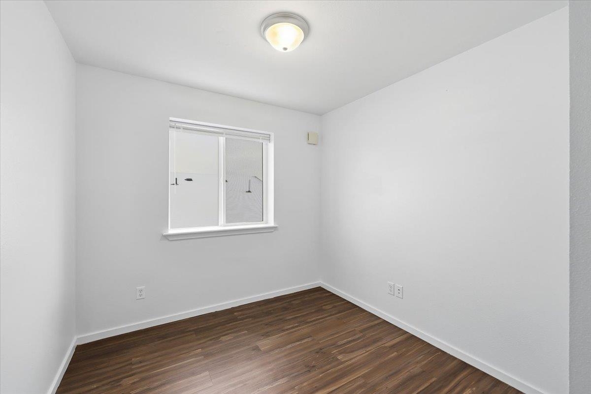 402 E I St - Photo 21