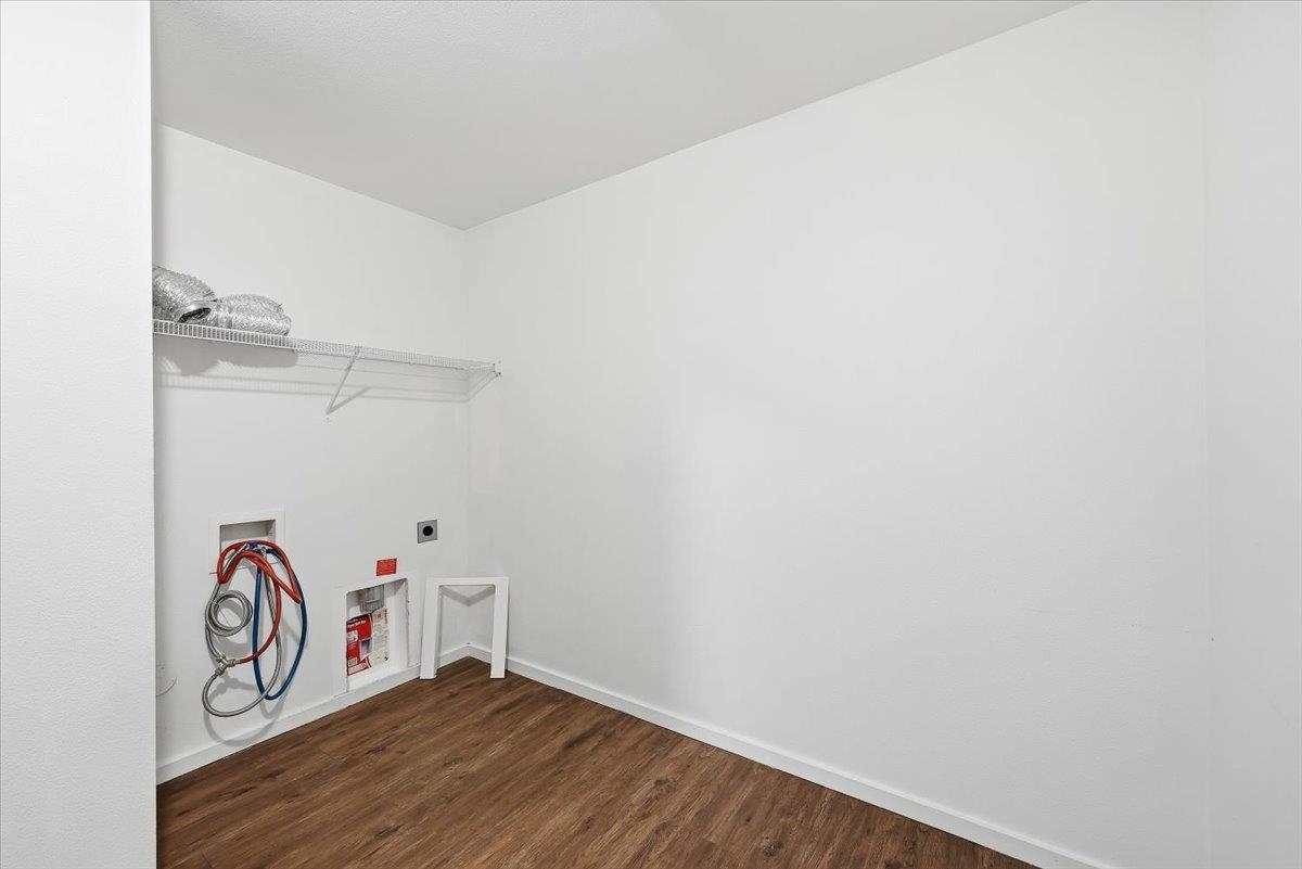 402 E I St - Photo 23