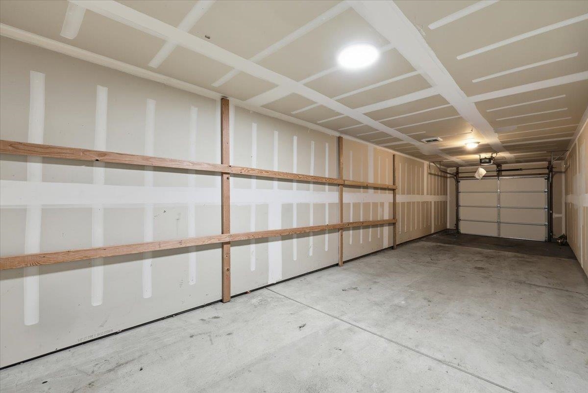 402 E I St - Photo 24