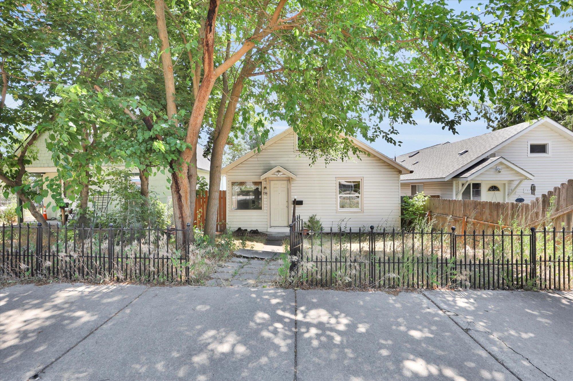 726 E Rockwell Ave - Photo 1