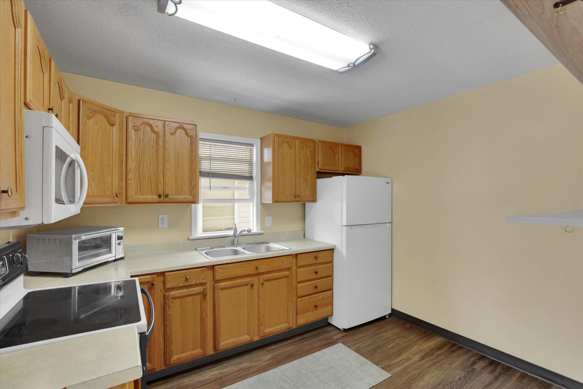726 E Rockwell Ave - Photo 2