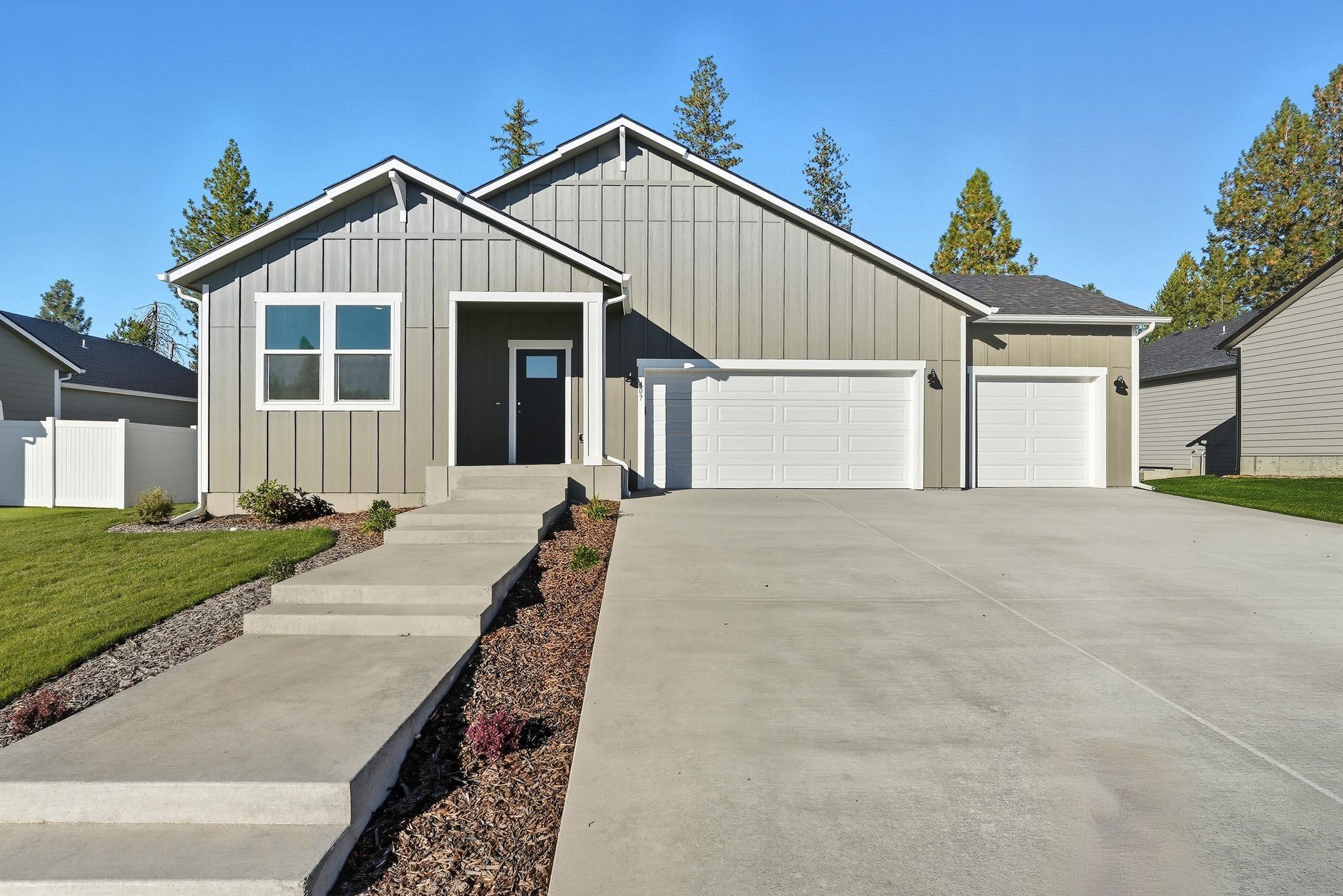 407 N ARCADIA Ave - Photo 1