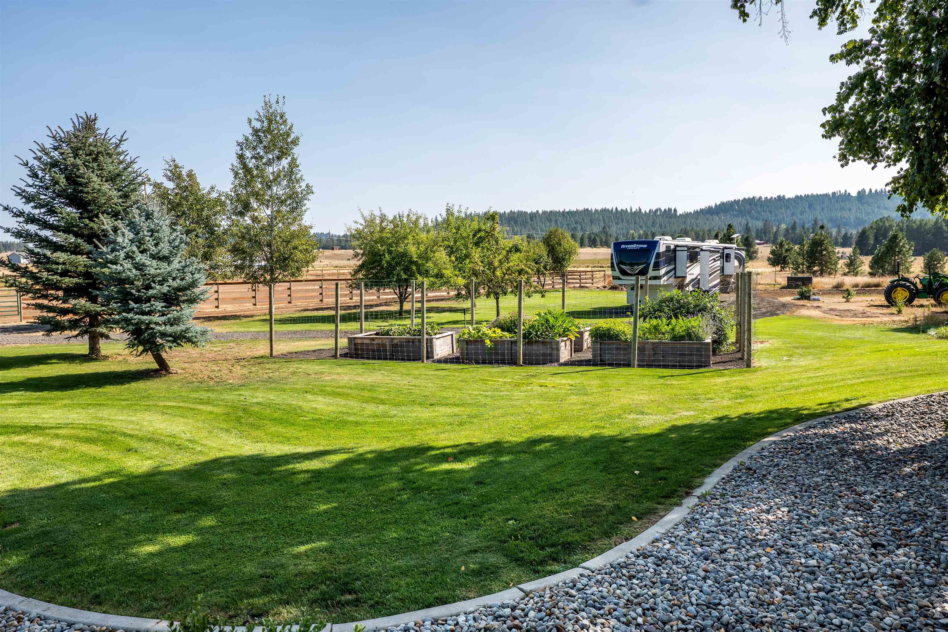 21411 N Spotted Rd - Photo 34
