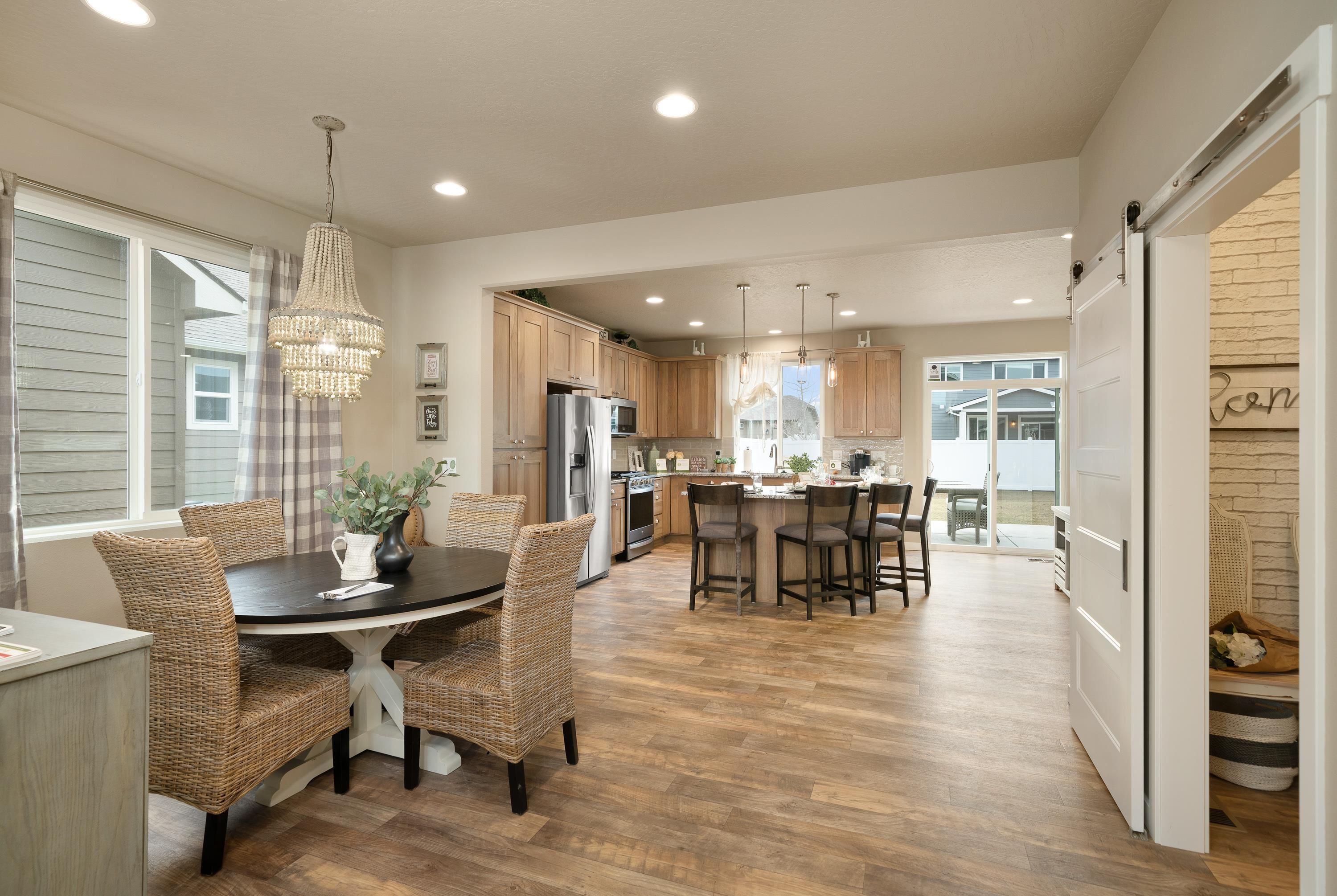 12117 N Montfort Ave - Photo 5
