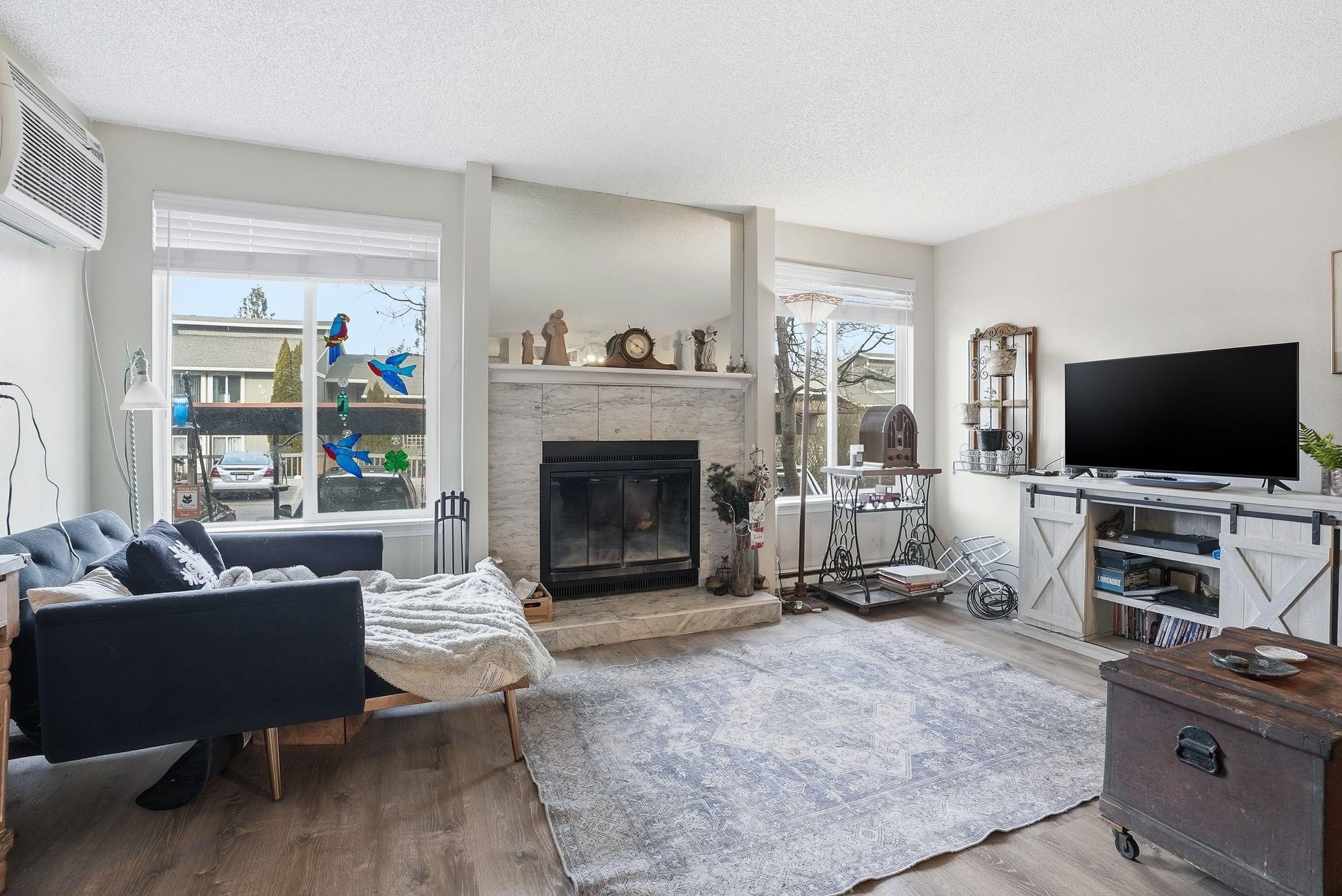 6015 E 6th Ave - Photo 2