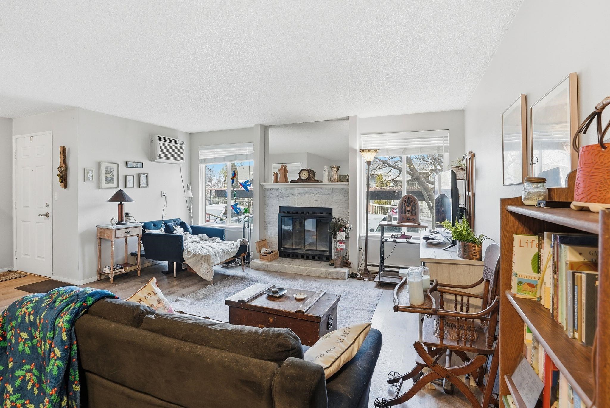 6015 E 6th Ave - Photo 3