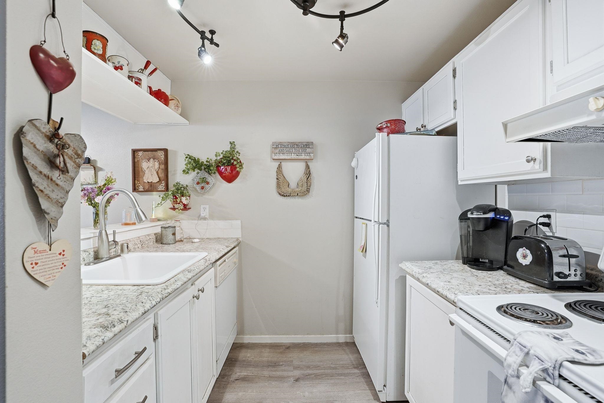 6015 E 6th Ave - Photo 8