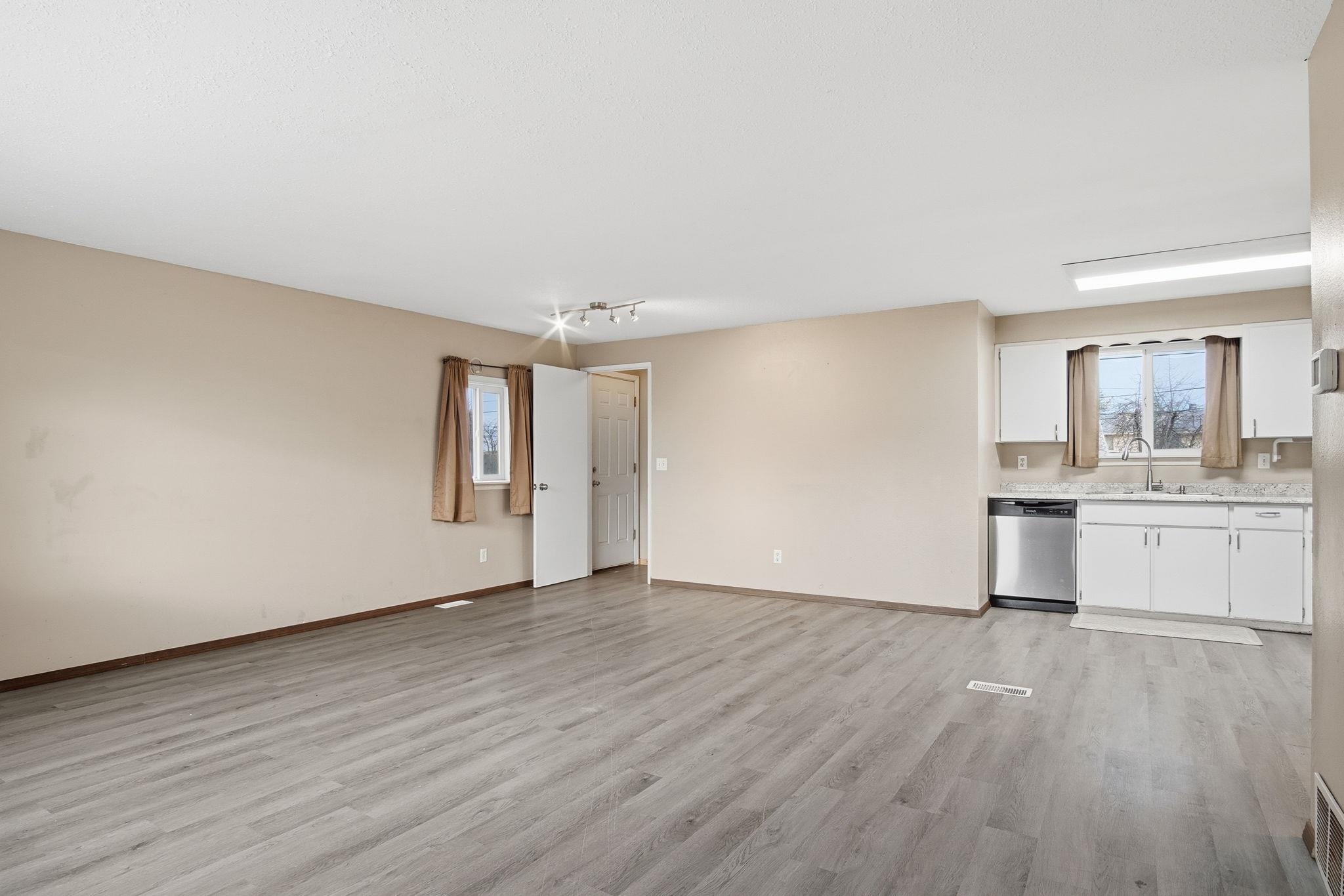 743 S Beeman St - Photo 7