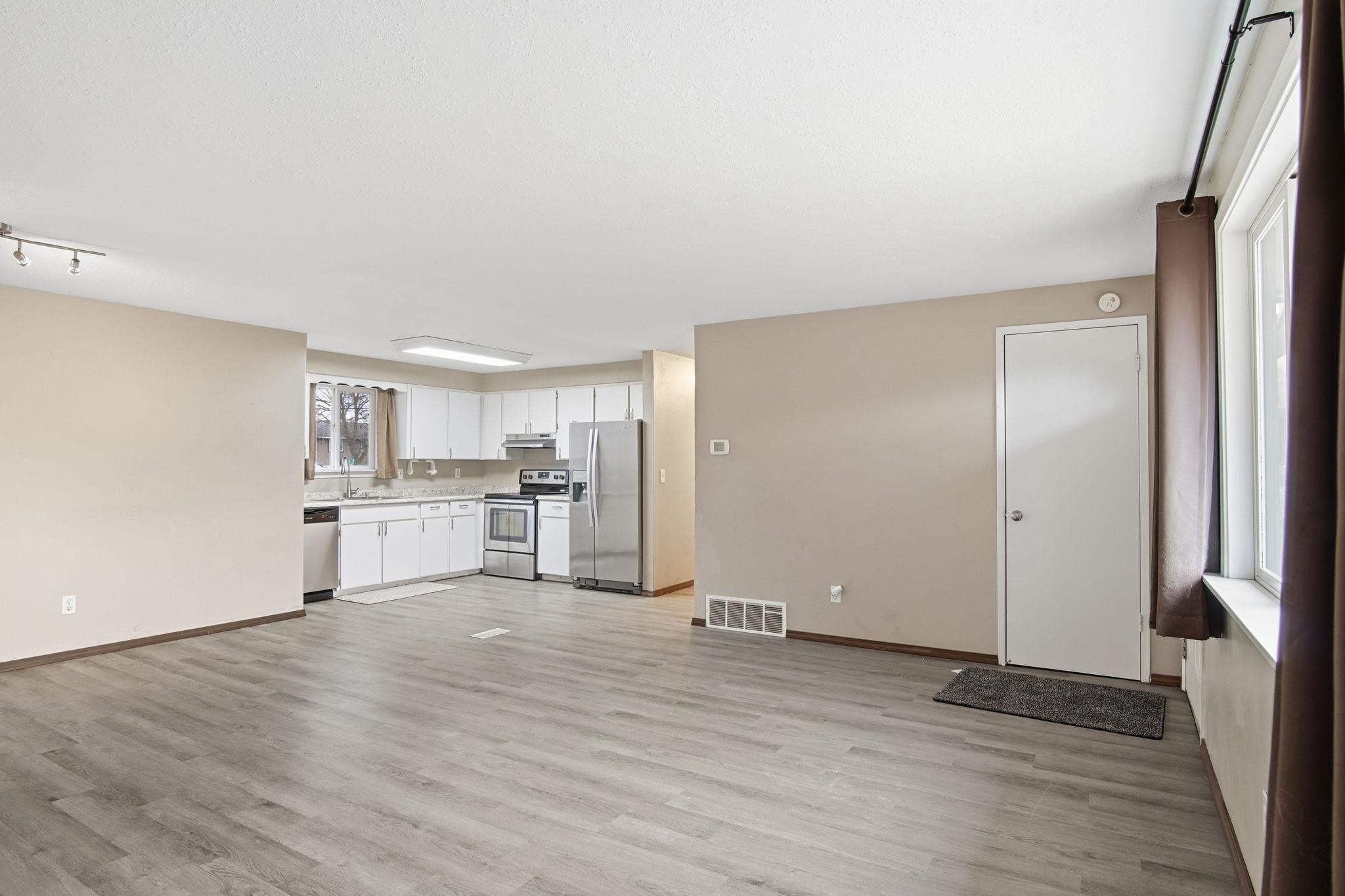 743 S Beeman St - Photo 9