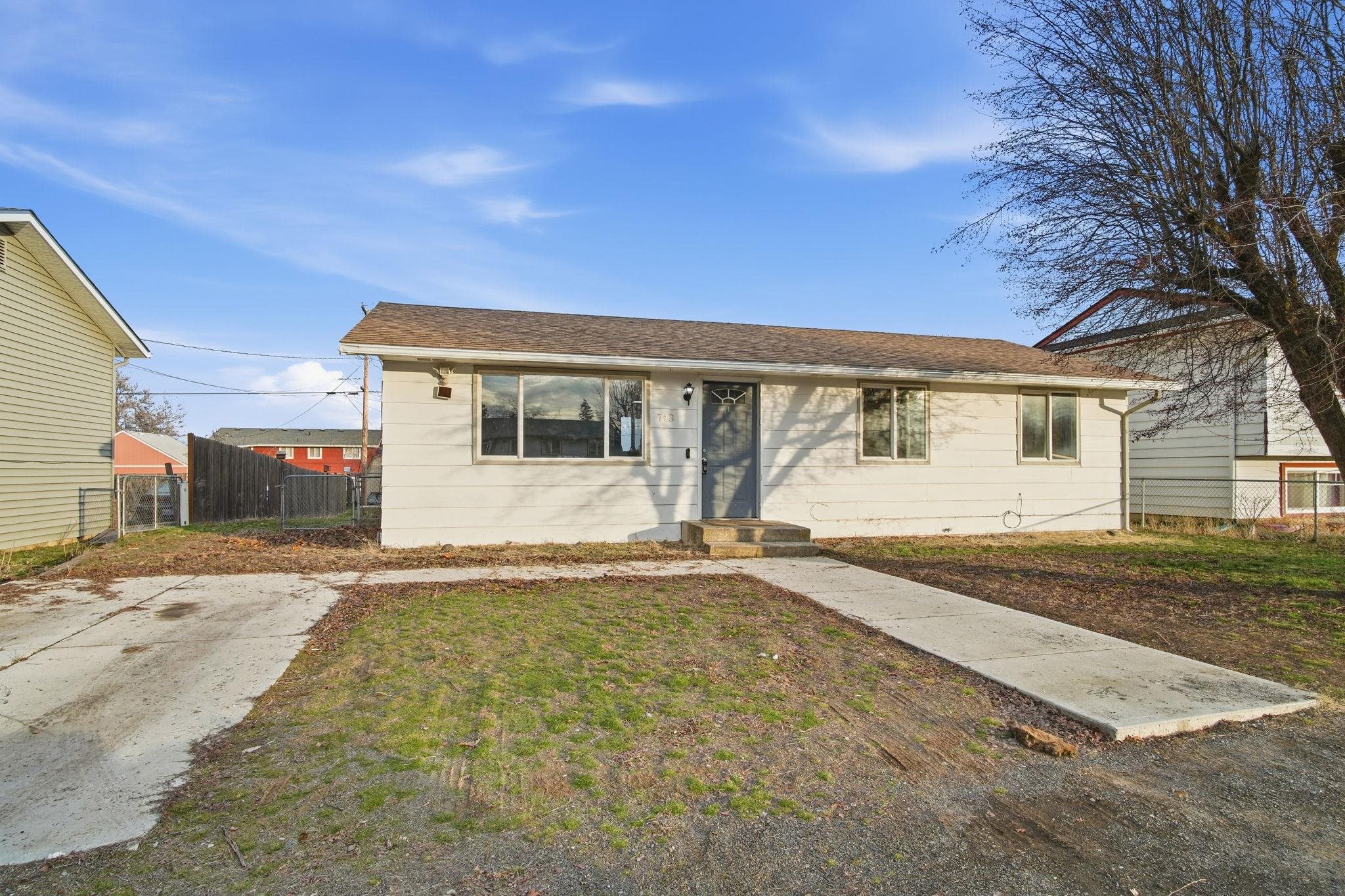 743 S Beeman St - Photo 2