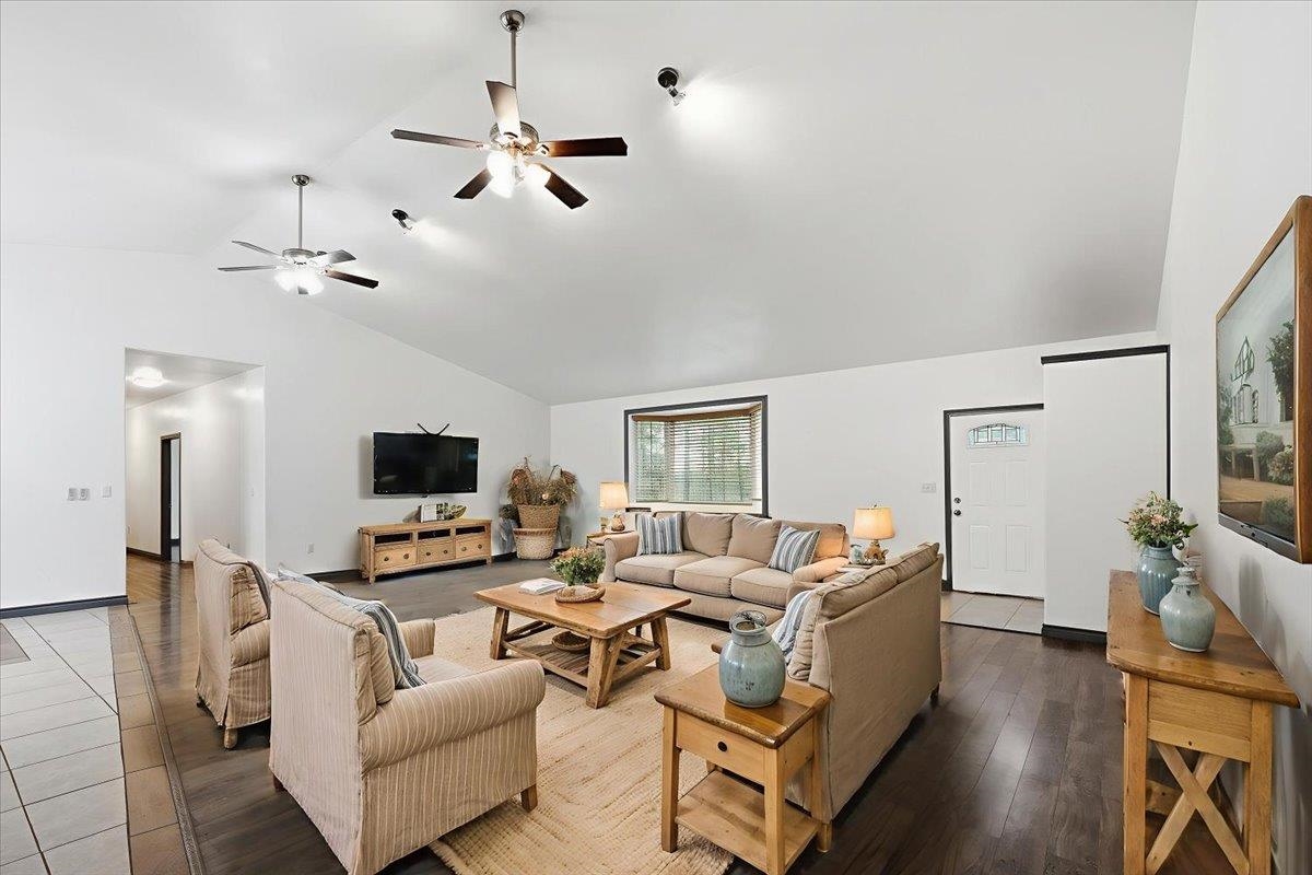 25720 Malloy Prairie Rd - Photo 3