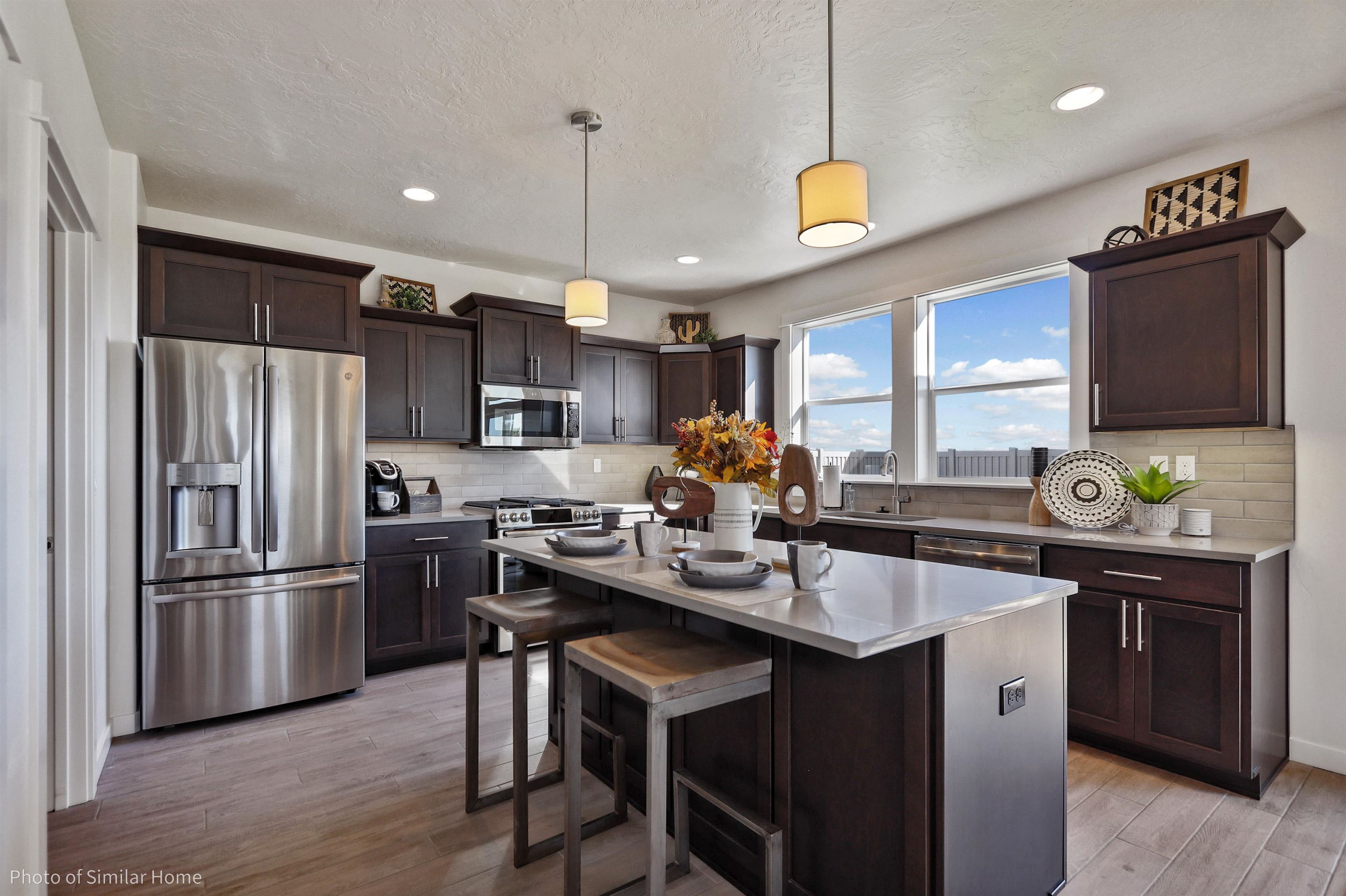 305 Apple Tree Ct - Photo 2