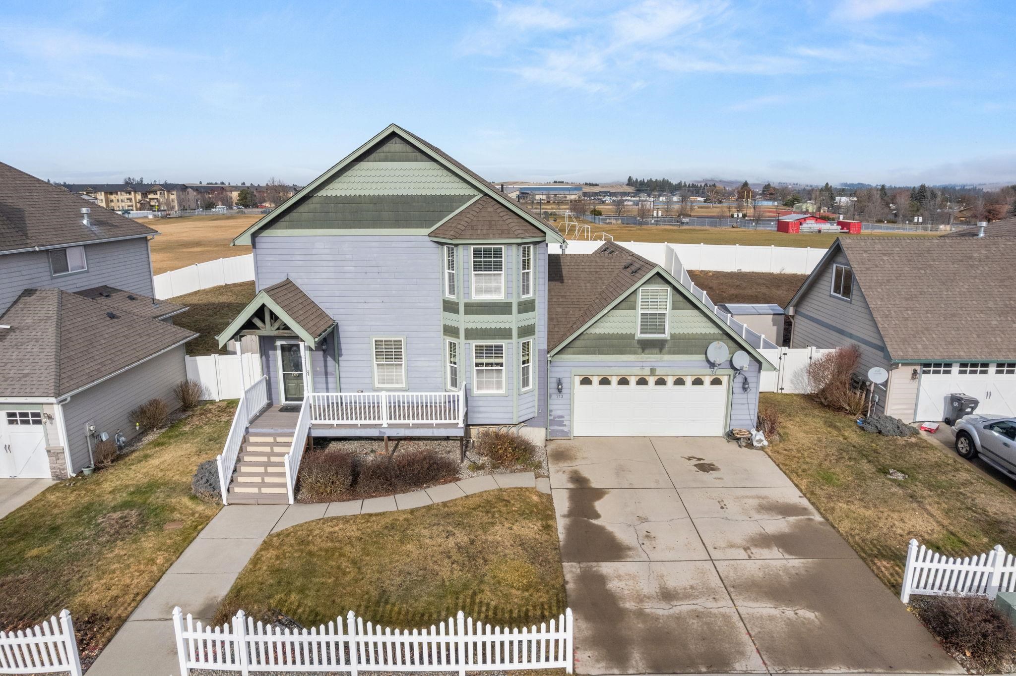 713 Golden Hills Dr - Photo 2