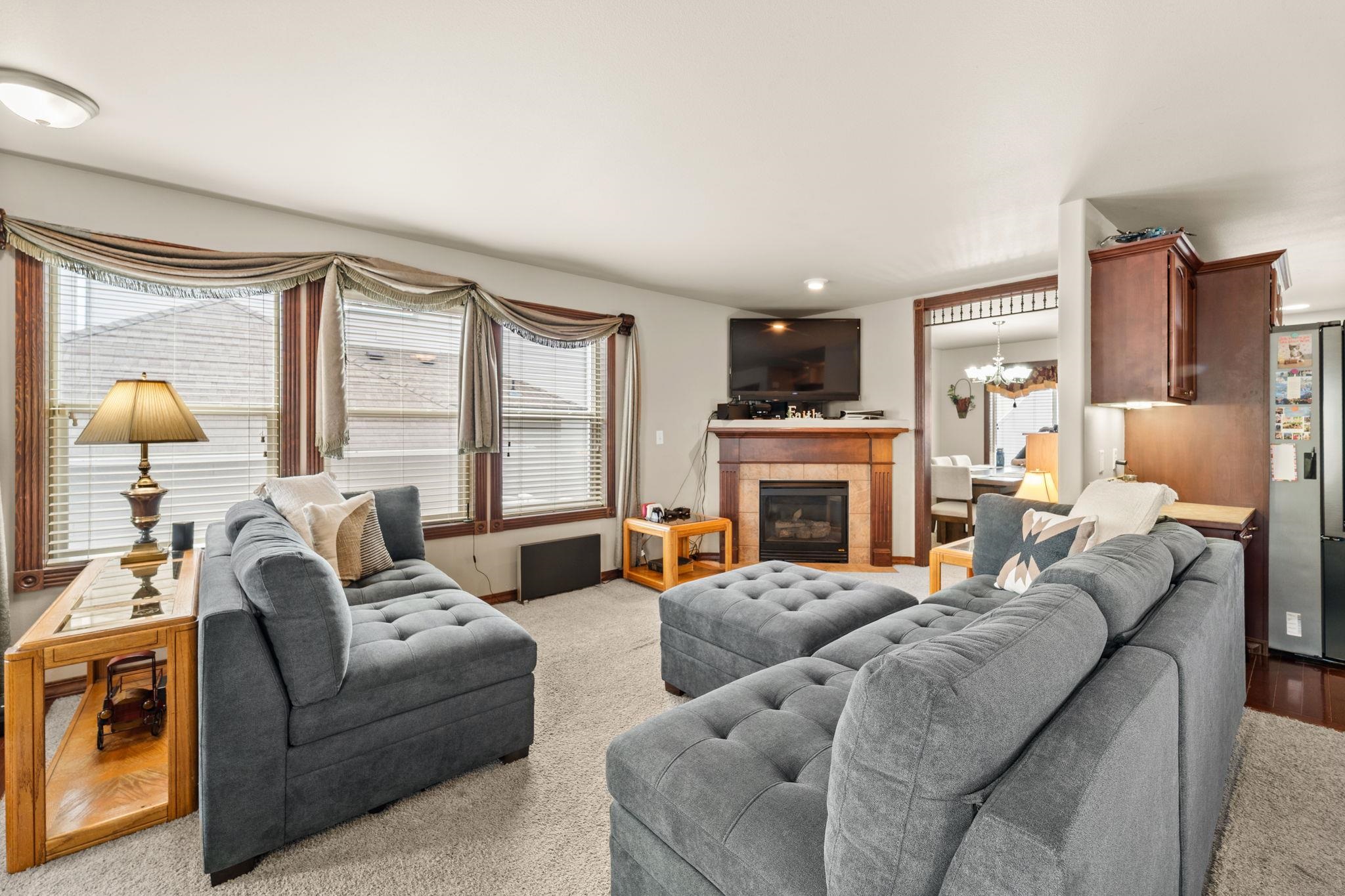 713 Golden Hills Dr - Photo 5