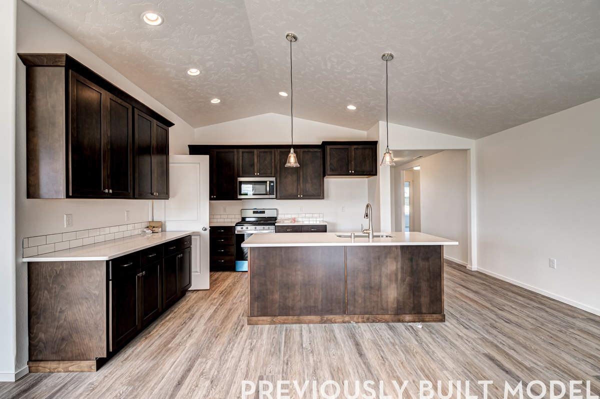 18722 E RIVERSIDE Ct - Photo 3