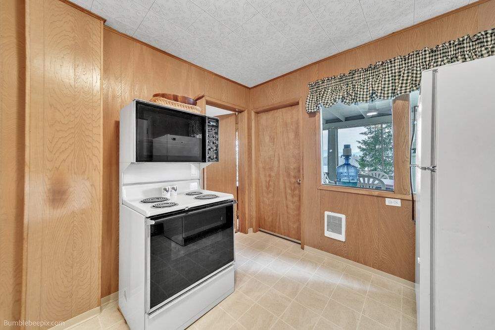 12222 N West Newman Lake Dr - Photo 11