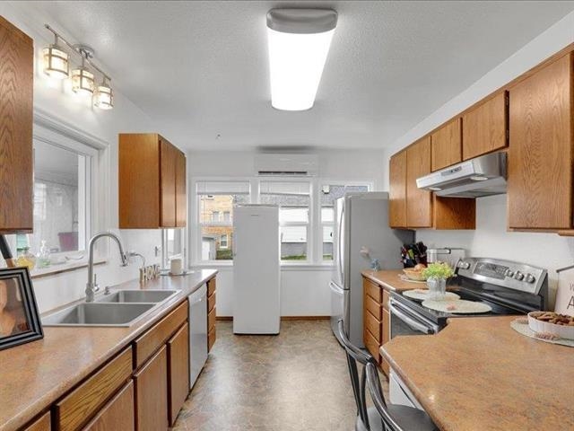 327 S Crosby St - Photo 3