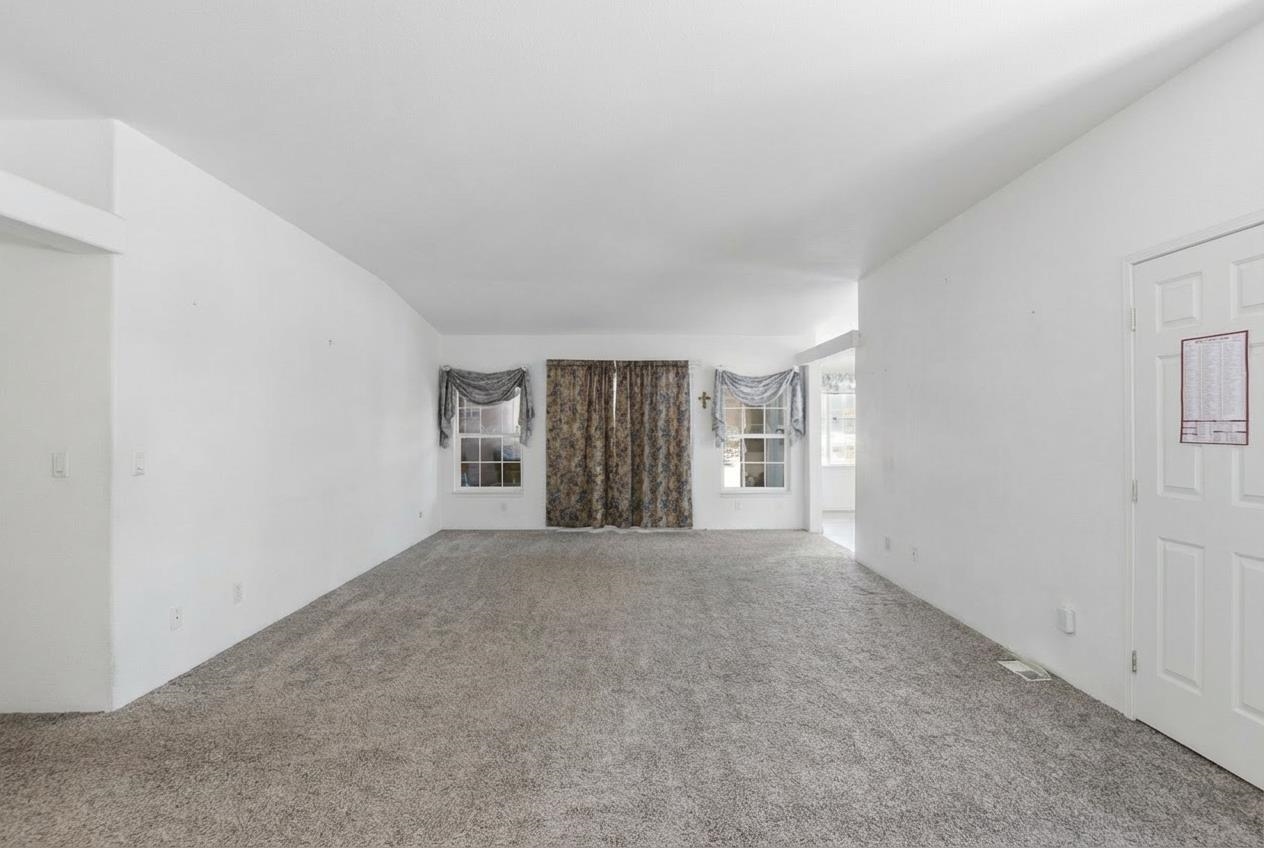 6399 Lakeview Dr - Photo 4