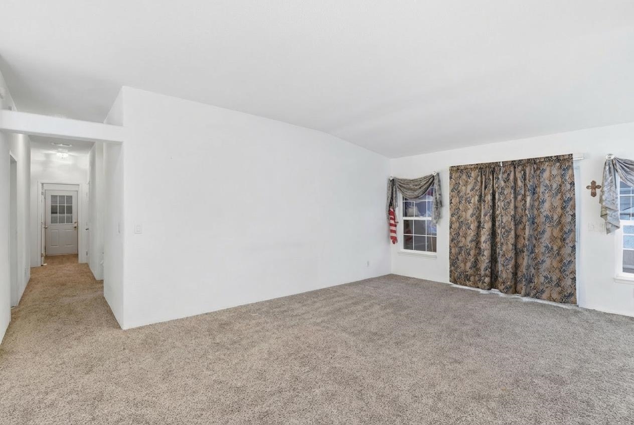 6399 Lakeview Dr - Photo 5