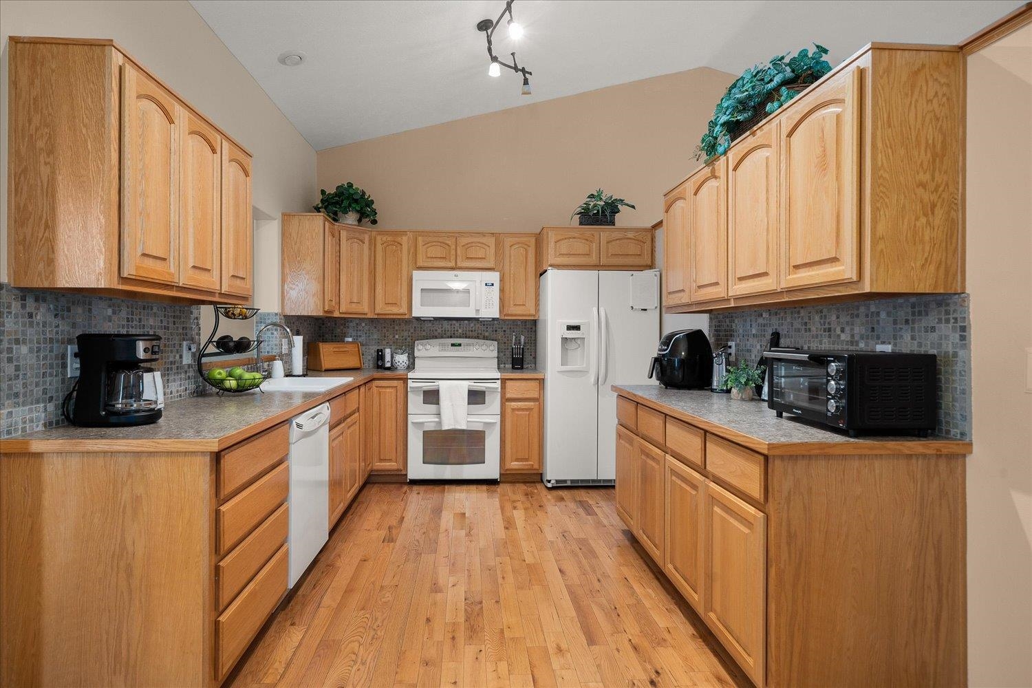 18914 E 2nd Ave - Photo 11