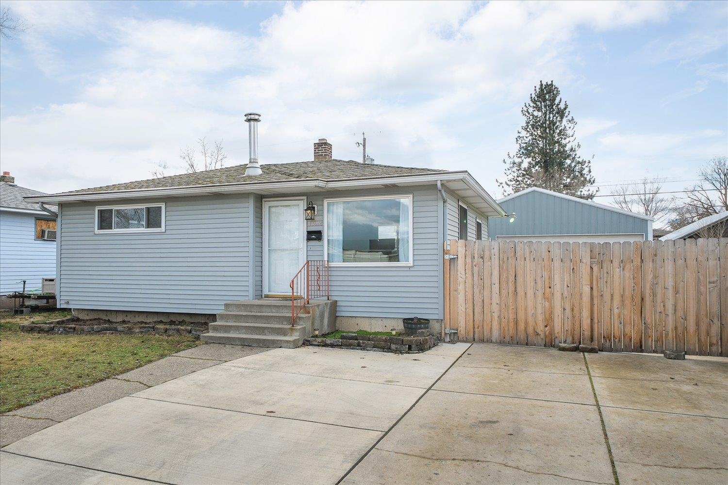 1928 E Decatur Ave - Photo 1