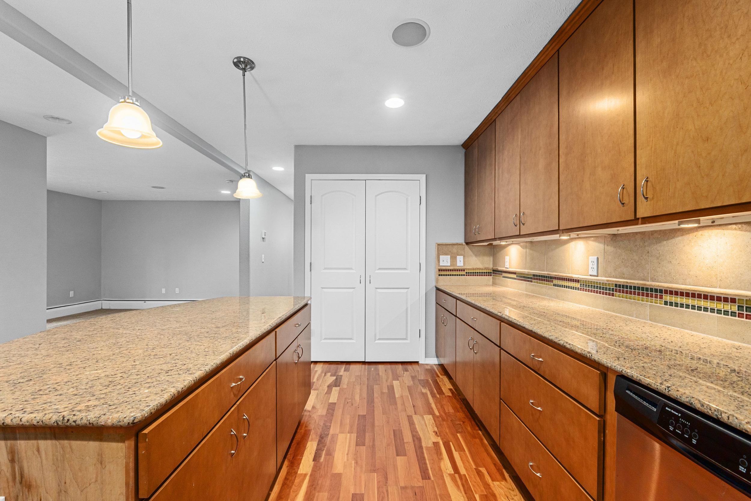 301 S Chestnut St - Photo 11
