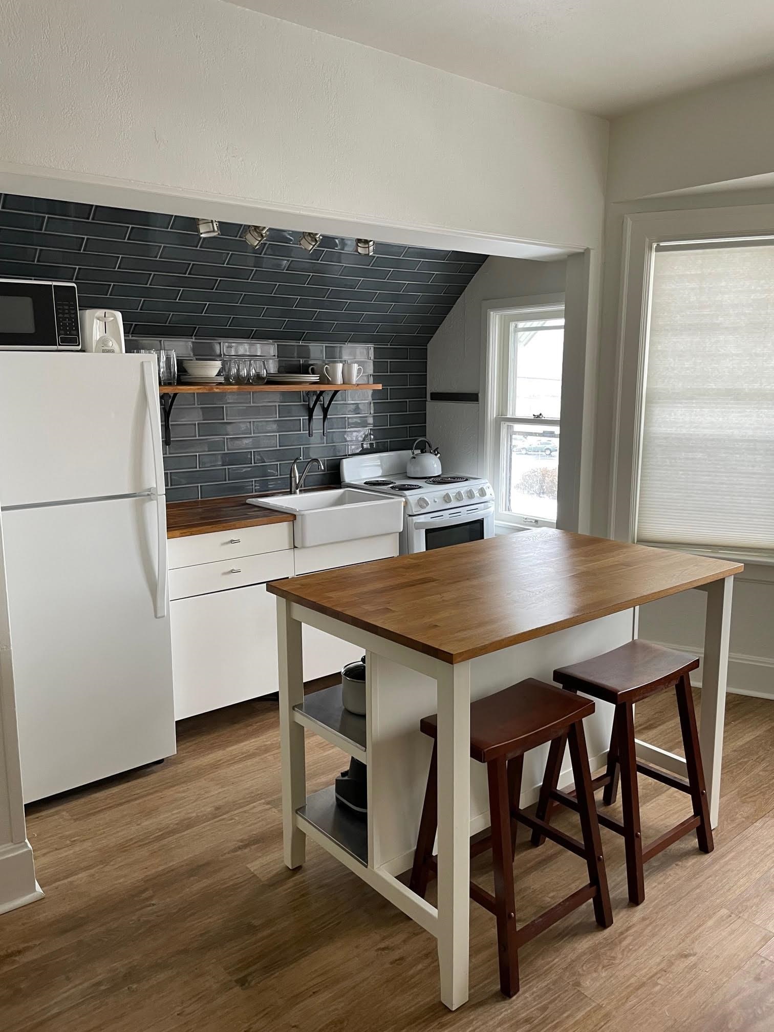 1824 W 2nd Ave - Photo 2