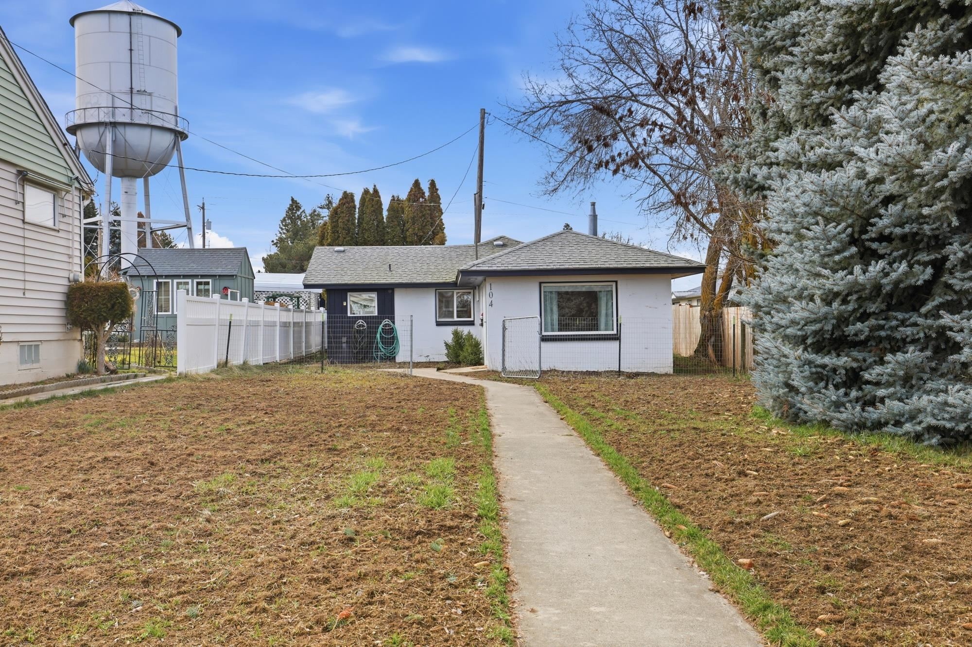 104 W Adams St - Photo 2