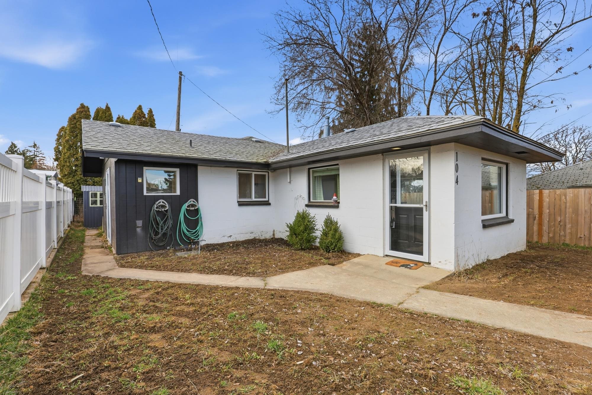 104 W Adams St - Photo 4