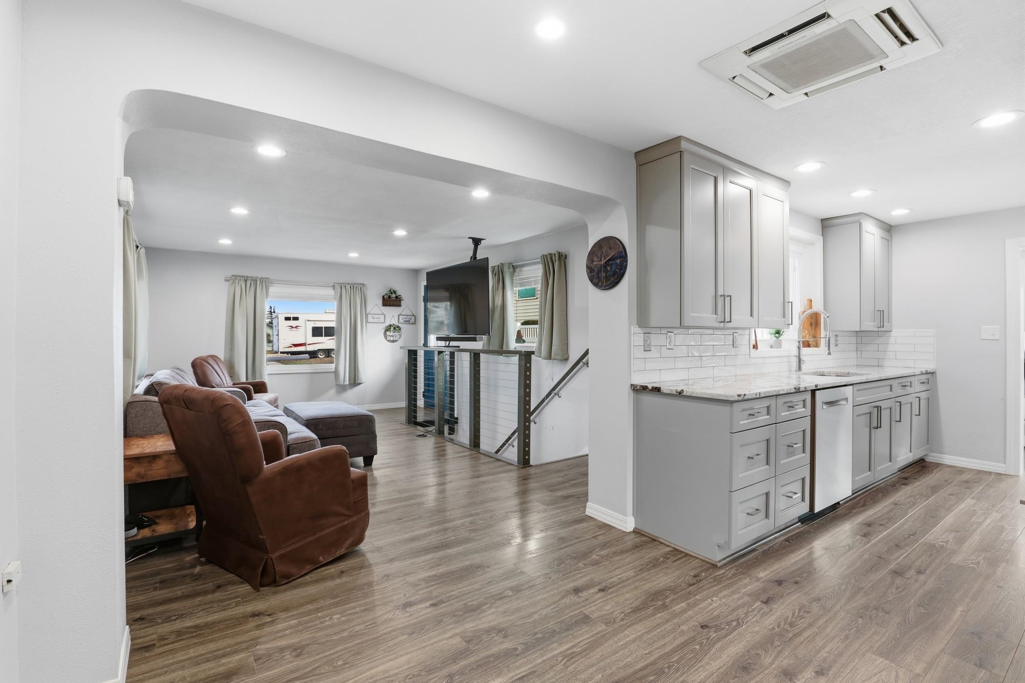 104 W Adams St - Photo 9