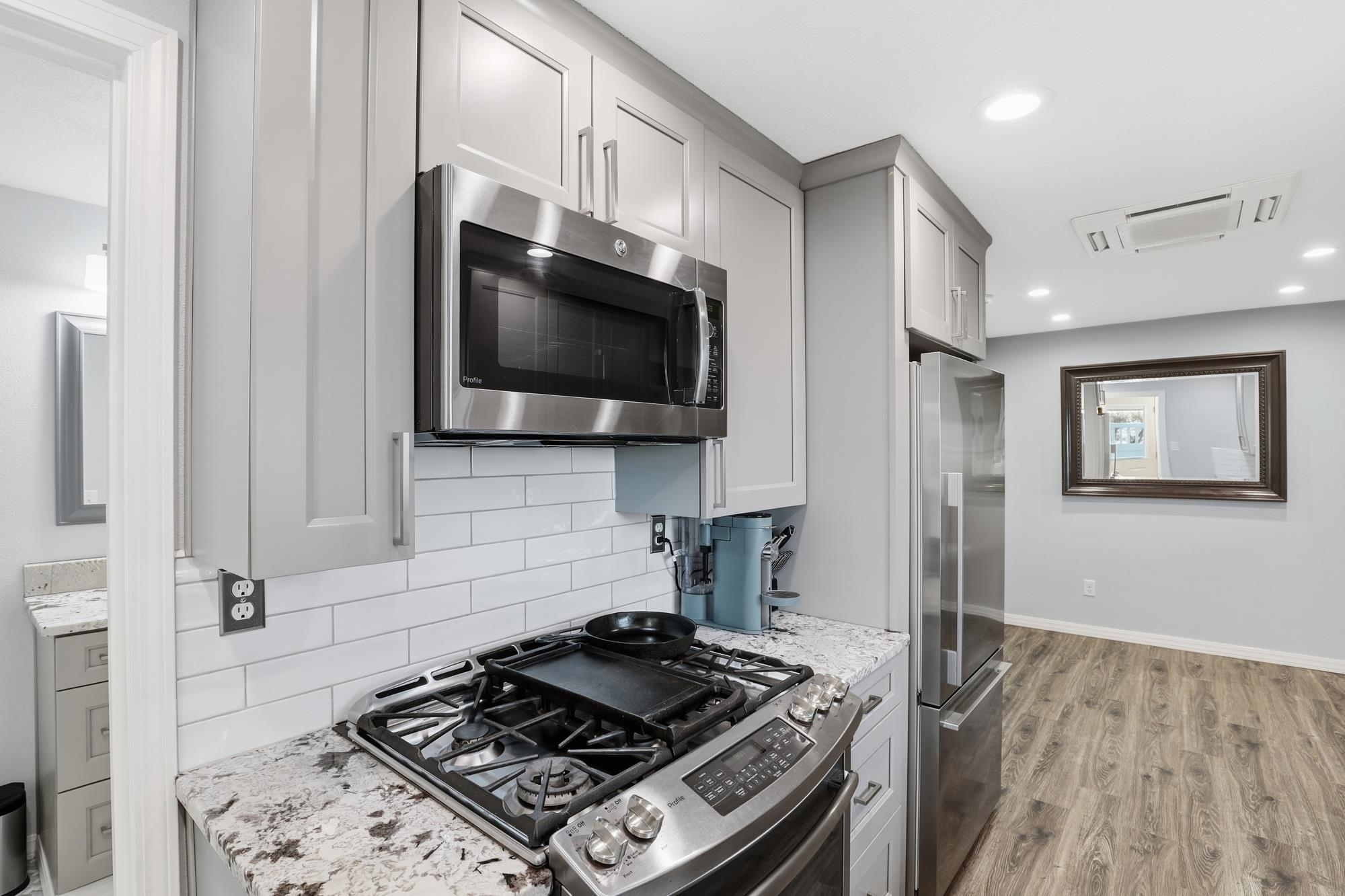 104 W Adams St - Photo 12