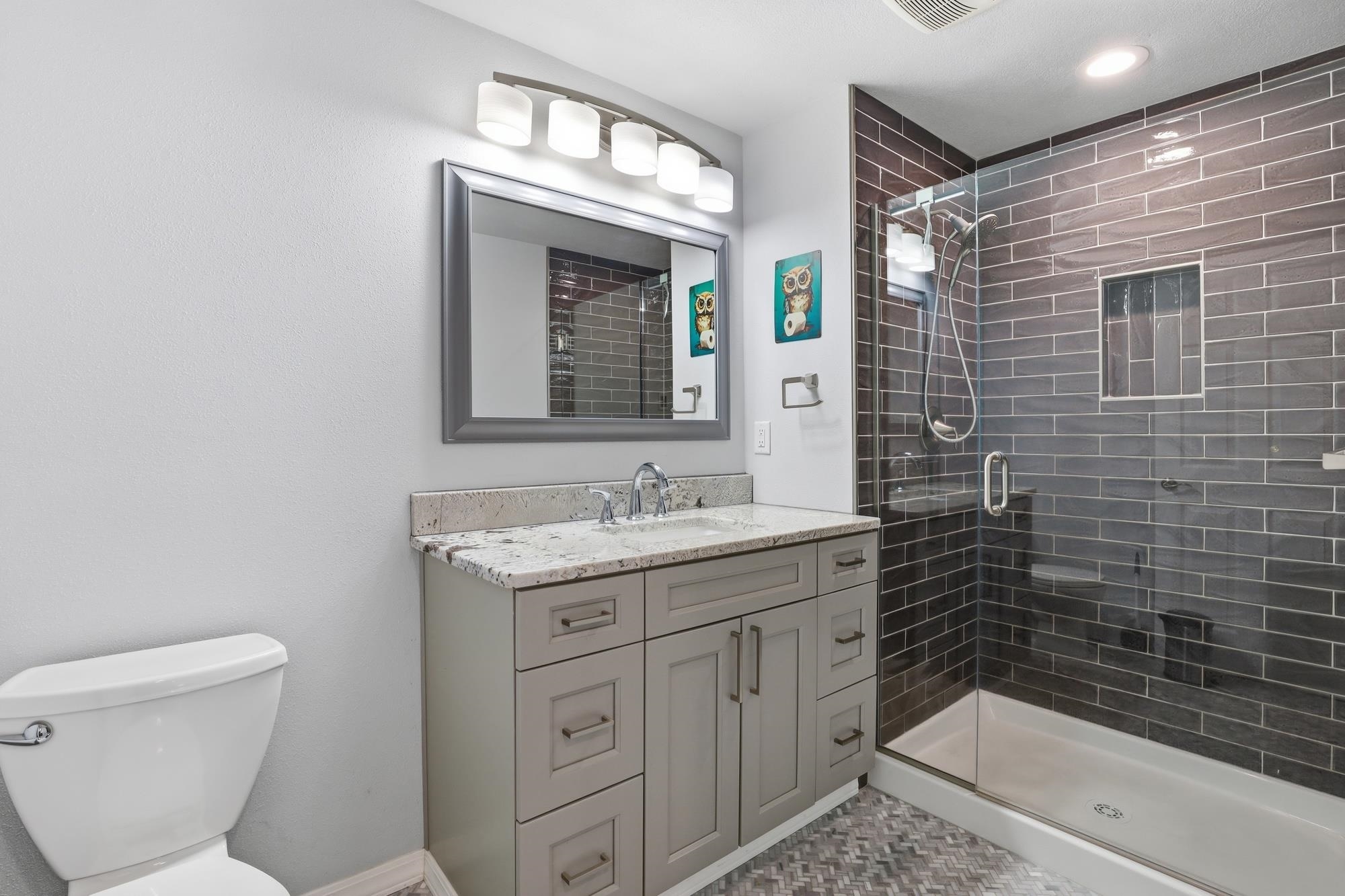 104 W Adams St - Photo 15