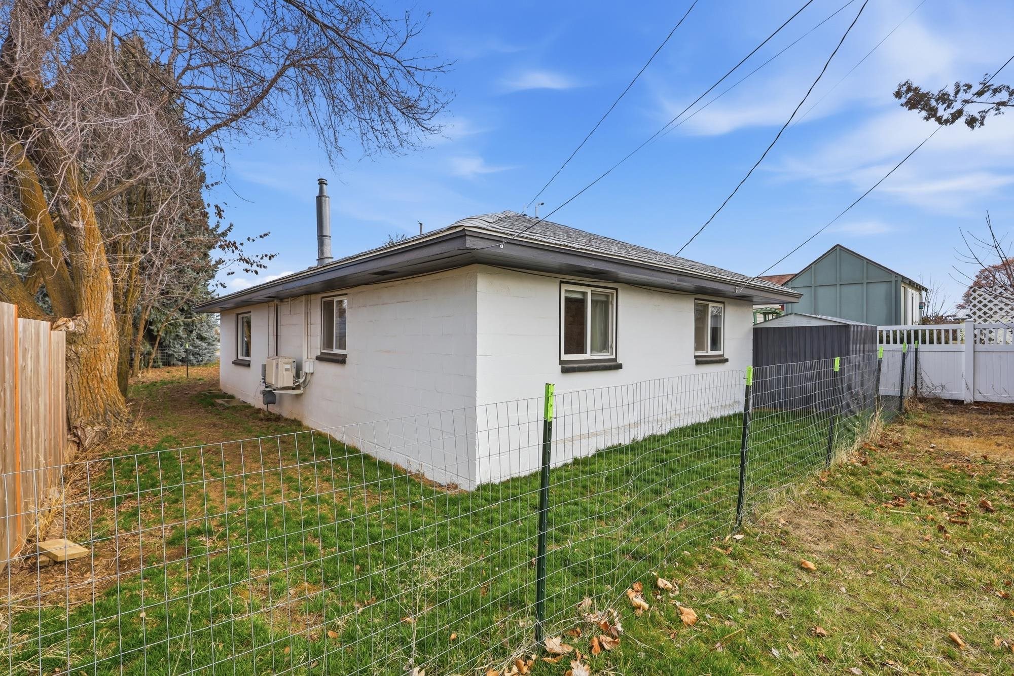 104 W Adams St - Photo 23
