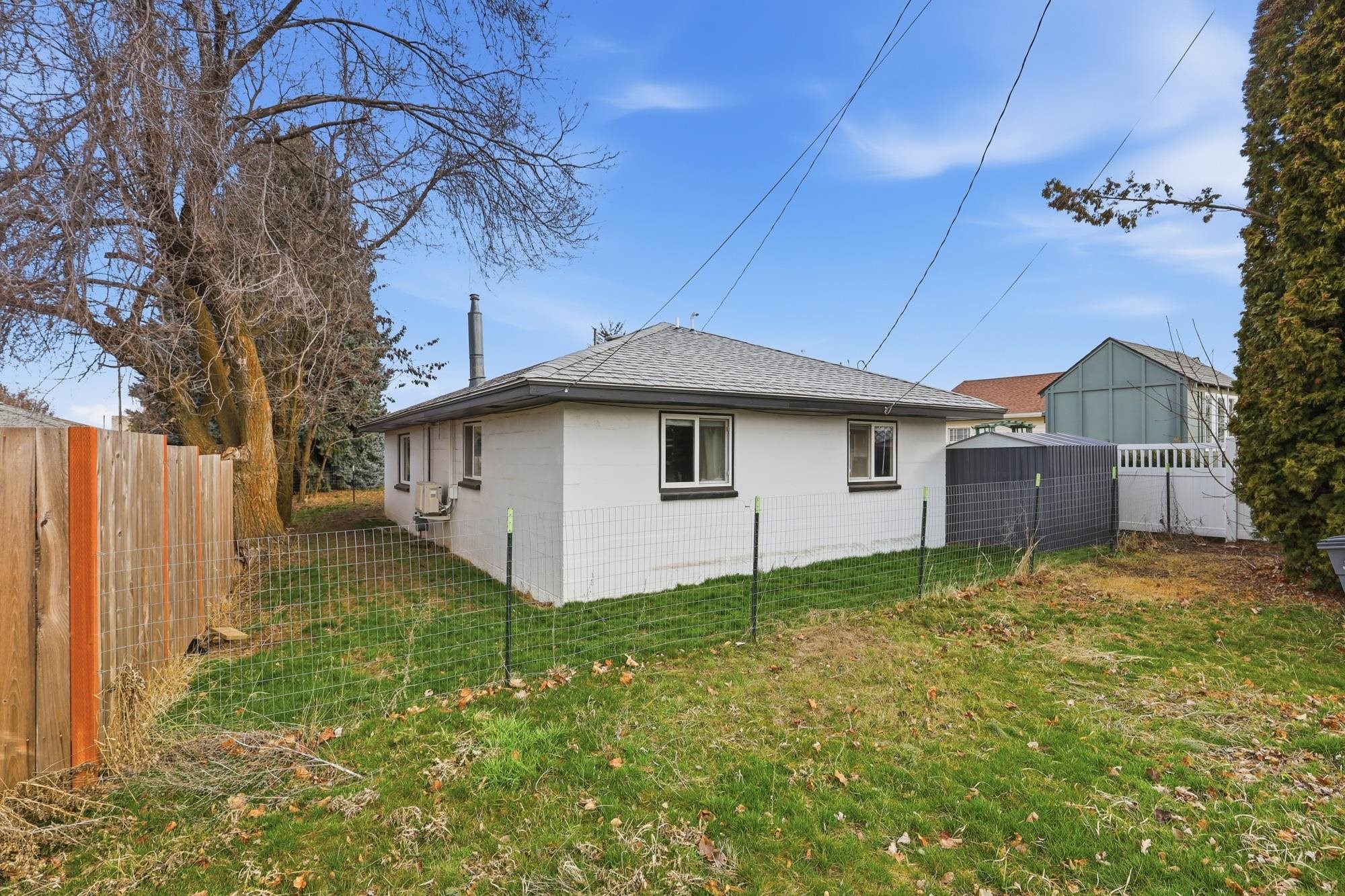 104 W Adams St - Photo 24