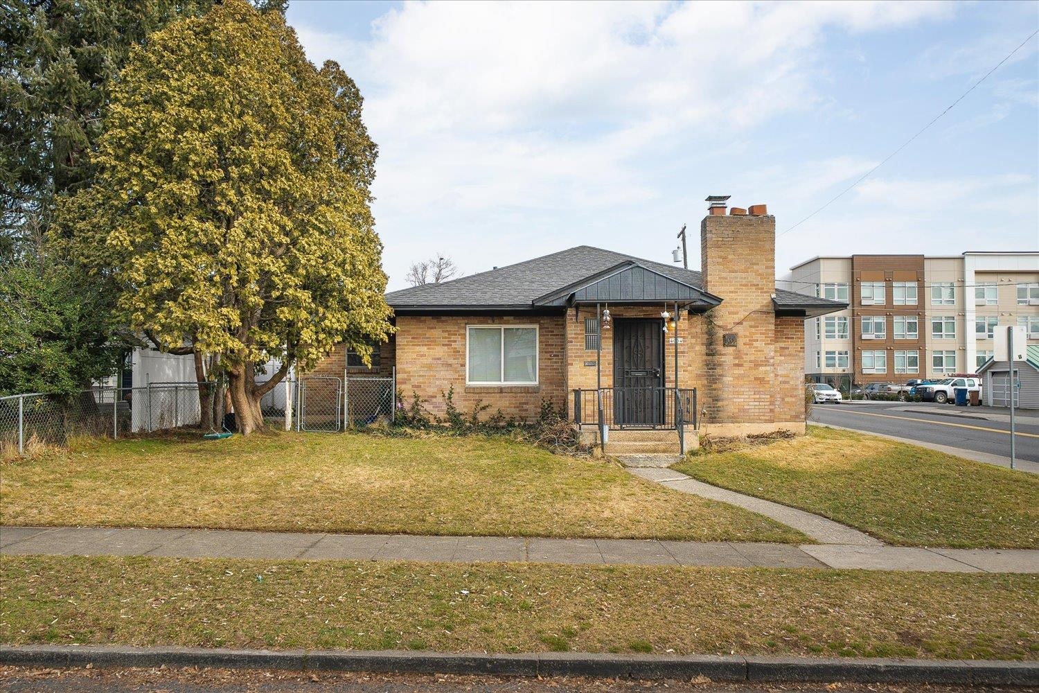 4004 N Post St - Photo 1