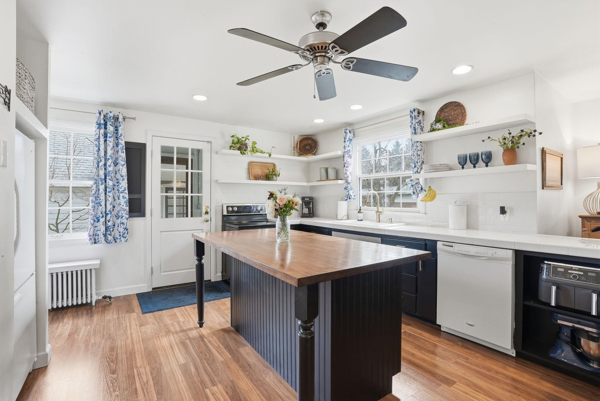 2612 S Sullivan Rd - Photo 4