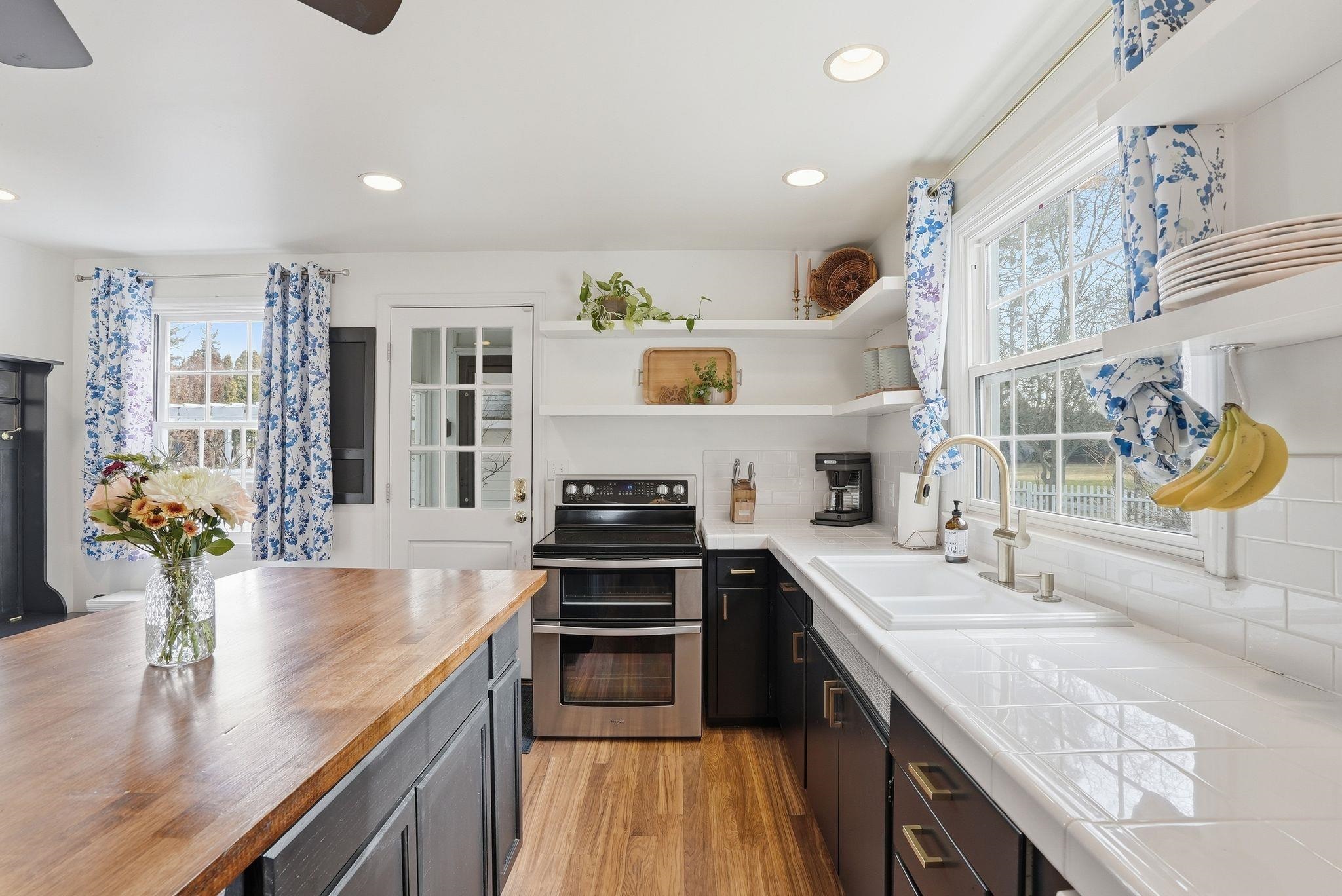 2612 S Sullivan Rd - Photo 6